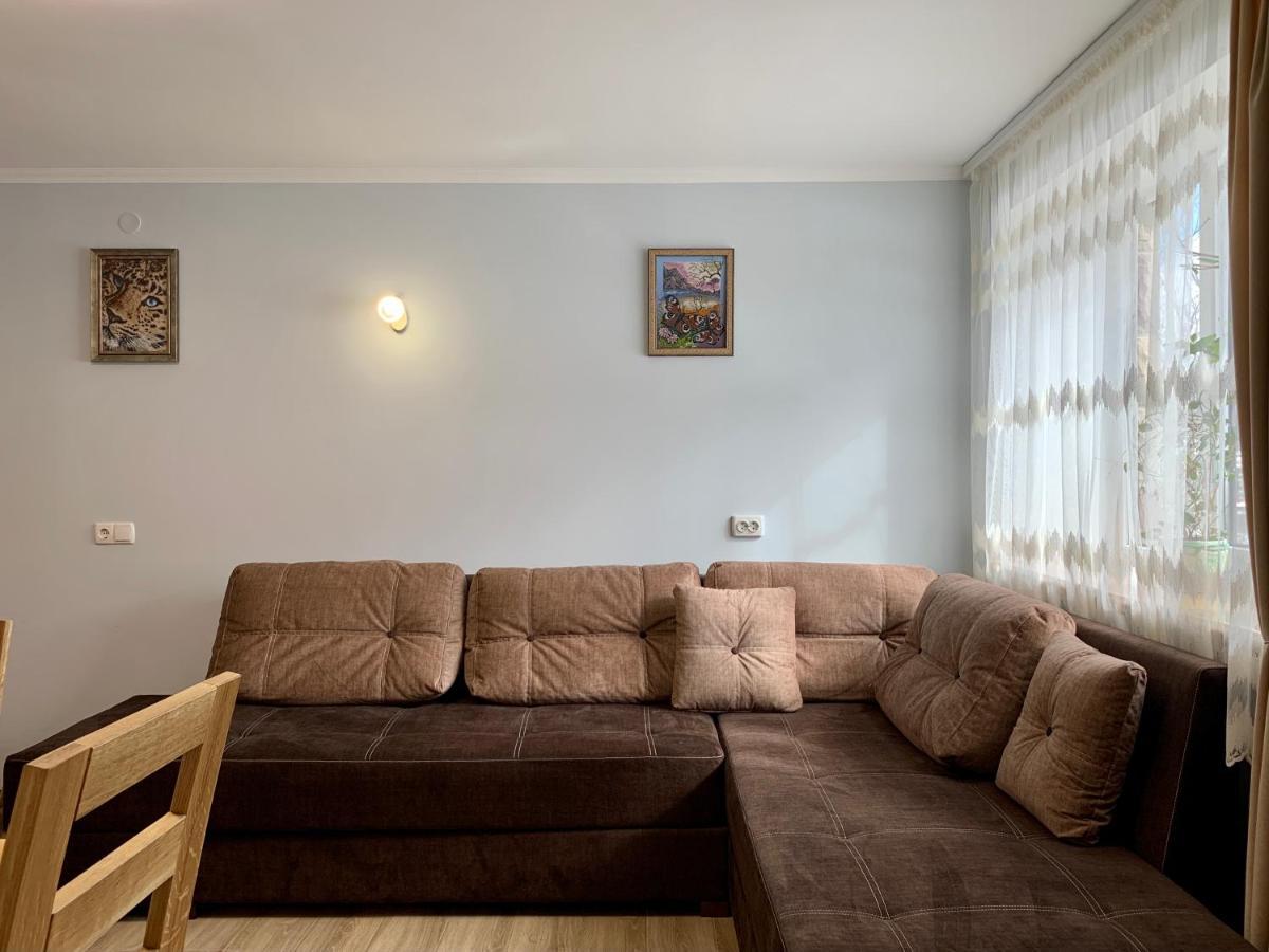 Underhills House Apartment Yaremche Exterior photo