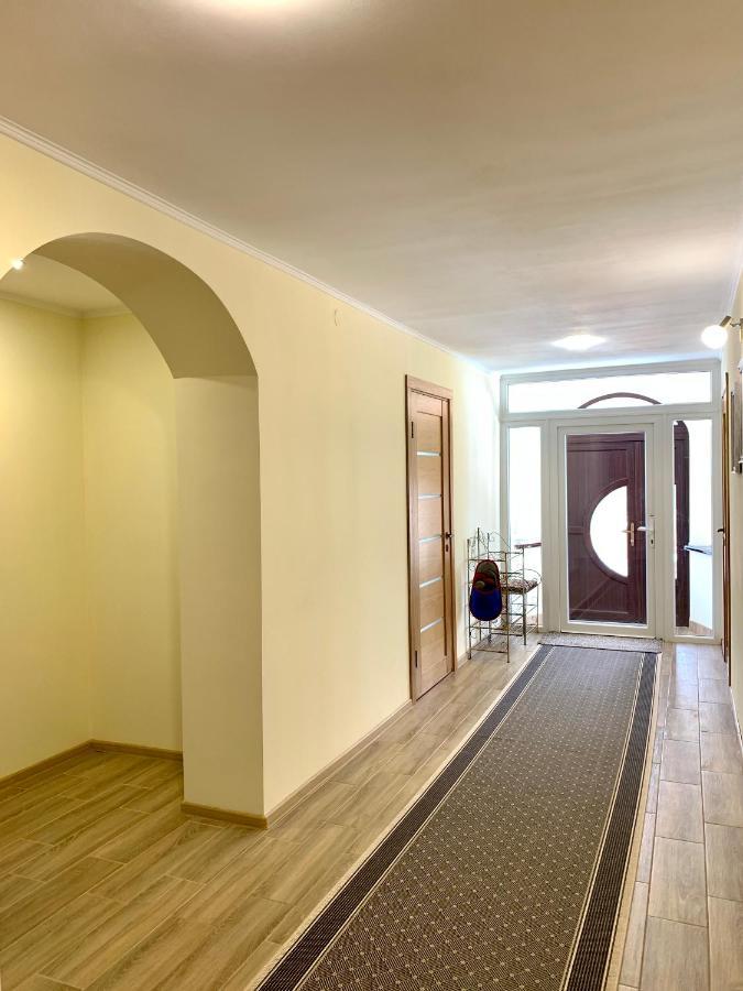 Underhills House Apartment Yaremche Exterior photo